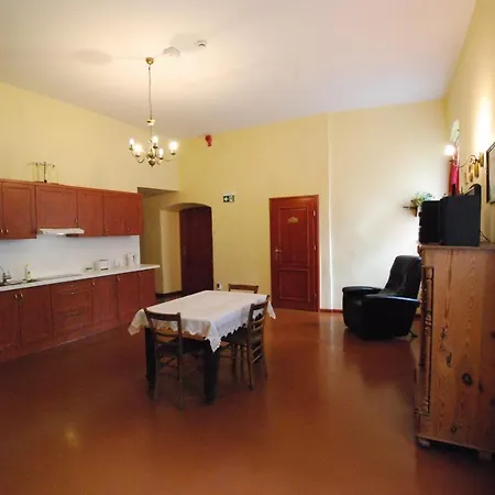 Zamek Lägenhetshotell 3*