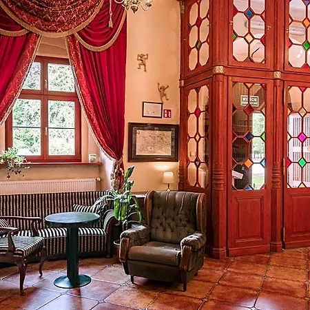 Zamek Aparthotel Dobroszyce