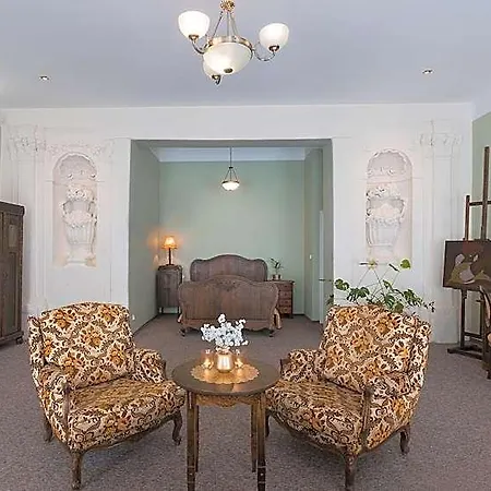 Zamek 3* Dobroszyce