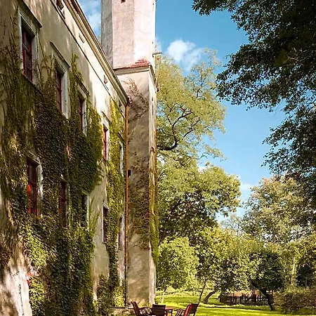 Zamek 3* Dobroszyce