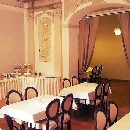 Zamek 3* Dobroszyce
