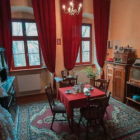 Zamek 3* Dobroszyce