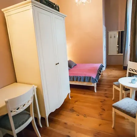 Zamek 3* Dobroszyce