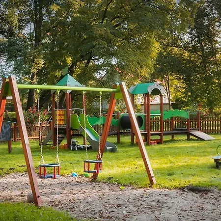 Zamek Lägenhetshotell Dobroszyce